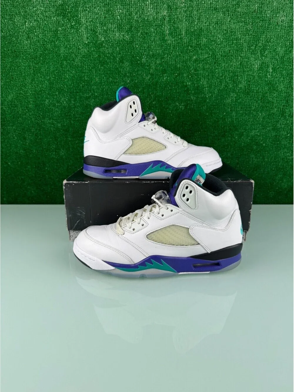 Size 8.5 - Air Jordan 5 Retro 2025 Grape